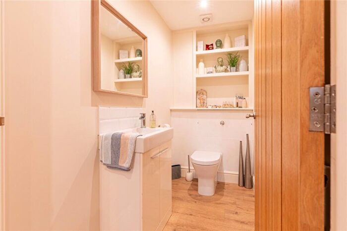 2 Bedroom Cottage For Sale In Church Street, Great Bedwyn, Marlborough, Wiltshire, SN8