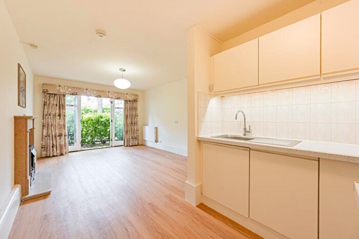 1 Bedroom Flat For Sale In Tudor Grange, Westcombe Park Road, London, SE3