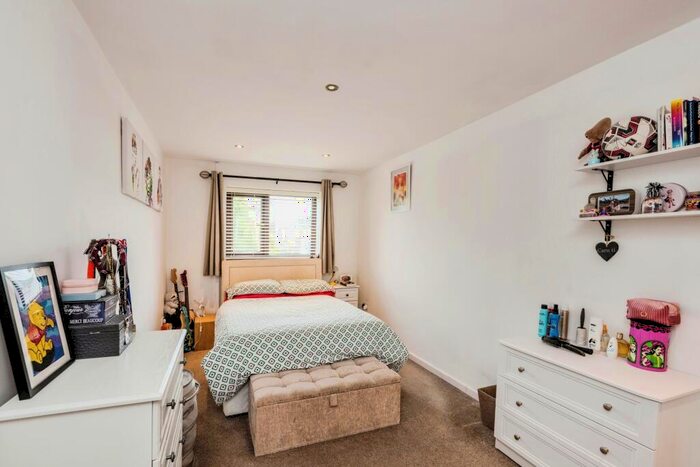 3 Bedroom Bungalow For Sale In Langer Way, Clydach, Swansea, SA6