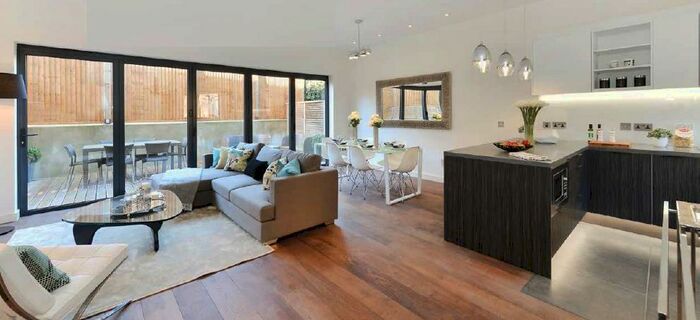 3 Bedroom Mews To Rent In Chelmer Mews, Chelmer Road, Hackney, Homerton, Clapton, London, E9