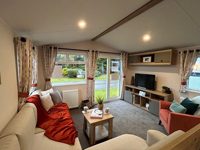 2 Bedroom Park Home For Sale In Halt Road, Goonhavern, Truro, TR4