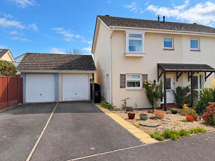3 Bedroom Semi Detached House For Sale In Ashplants Close, Bideford, EX39