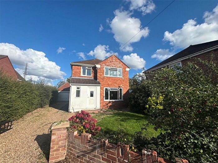 3 Bedroom Semi-Detached House To Rent In Oxford Road, Kidlington, Oxfordshire, OX5