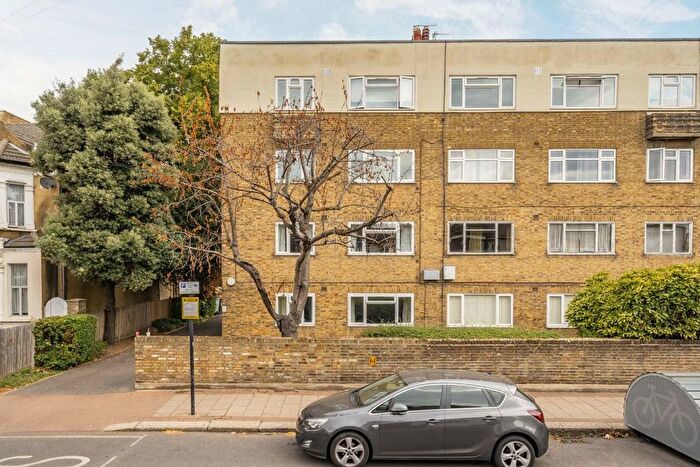 2 Bedroom Flat To Rent In Balham Park Road, Balham, SW12