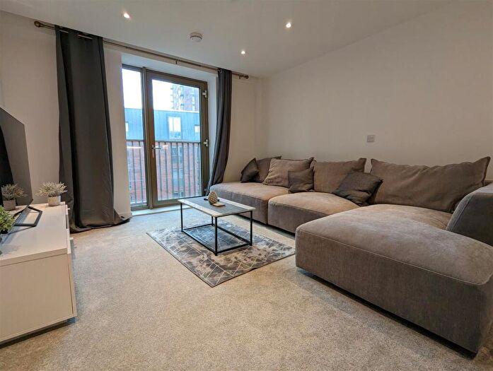 3 Bedroom Apartment To Rent In Local Crescent, The Crescent, Salford, M5