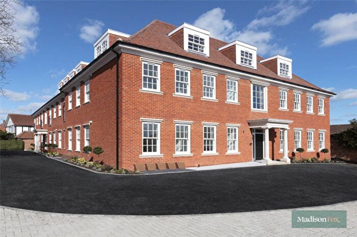 1 Bedroom Apartment For Sale In Manor Road, Chigwell, Essex, IG7