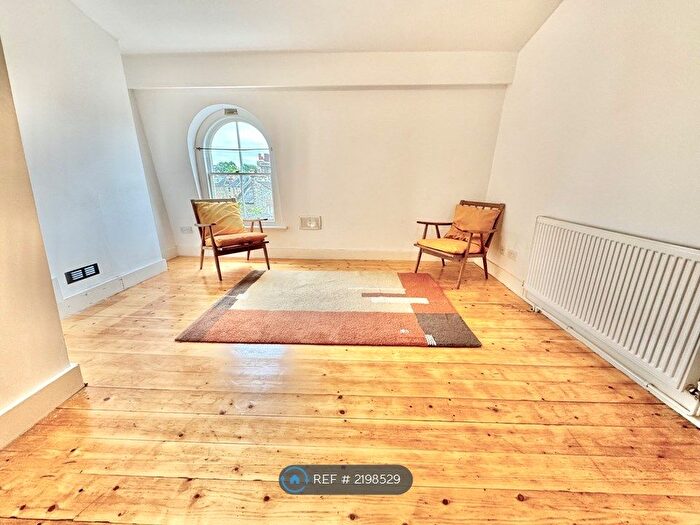 1 Bedroom Flat To Rent In Stamford Grove West, London, N16