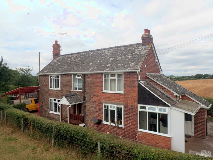 2 Bedroom Cottage For Sale In Batch Cottage Pencombe Hereford, HR7