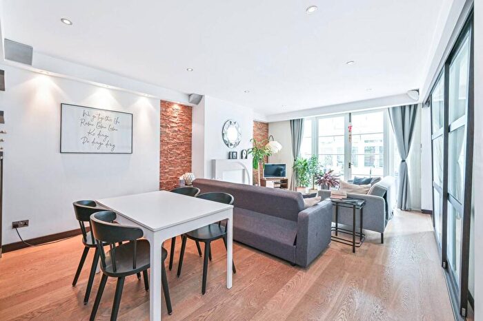 3 Bedroom Flat To Rent In Priory Road, West Hampstead, London, NW6