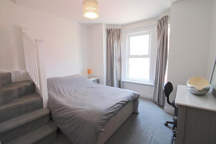 1 Bedroom Apartment To Rent In Victoria Road, Guildford, Surrey, GU1