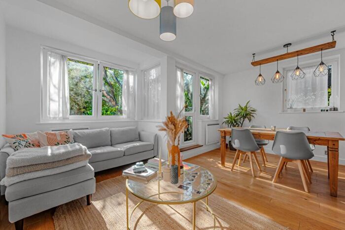 2 Bedroom Flat To Rent In Harewood Avenue, London, NW1