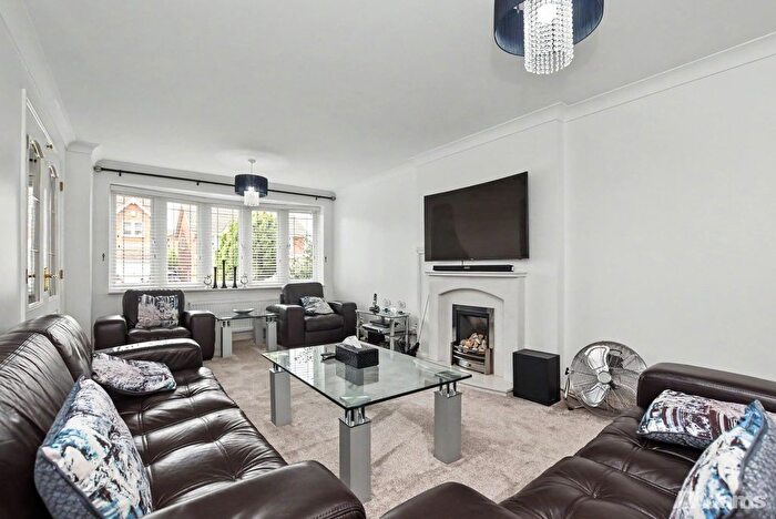 4 Bedroom Detached House For Sale In Pilgrims Way, Sandymoor, Cheshire, WA7