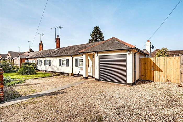 3 Bedroom Bungalow For Sale In Crockhamwell Road, Woodley, Reading, RG5