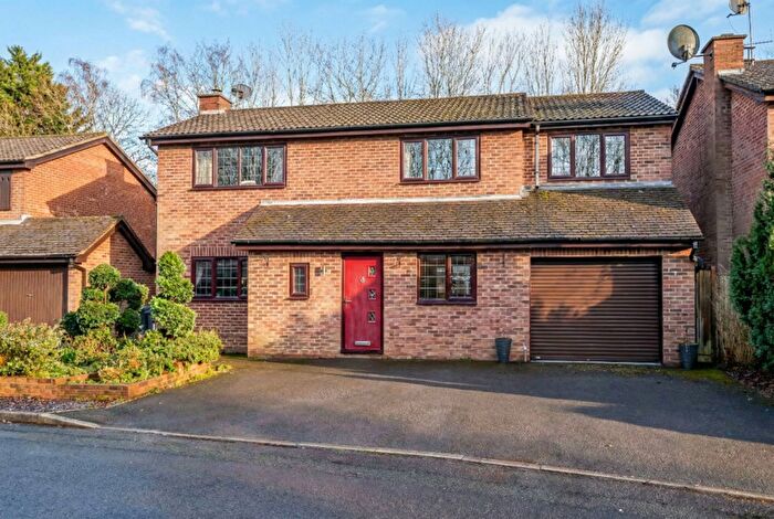 5 Bedroom Detached House For Sale In Minden Close, Chineham, RG24