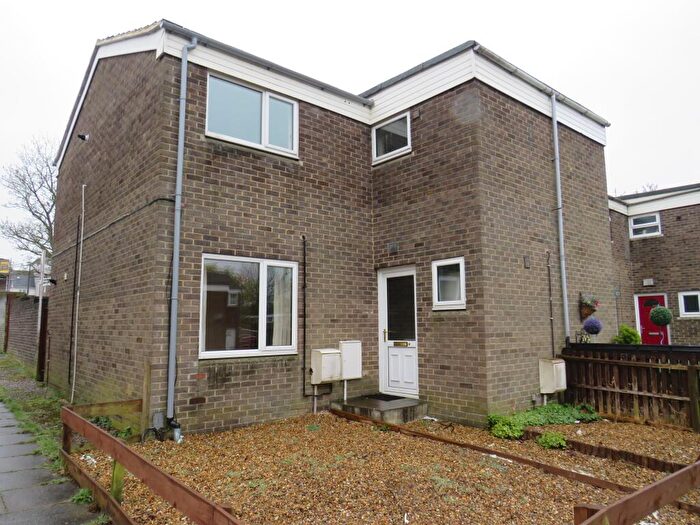 1 Bedroom Maisonette To Rent In Keats Close, Basingstoke, RG24