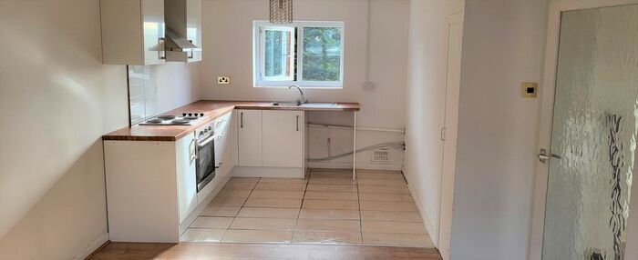 2 Bedroom Maisonette To Rent In Yew Tree Hills, Netherton, Dudley DY2