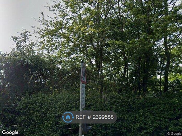 2 Bedroom Flat To Rent In Les Lions Farm, Holyport, Maidenhead, SL6