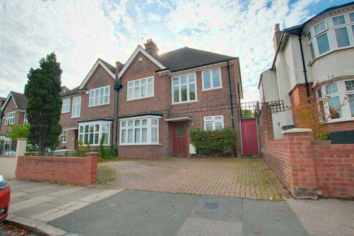 4 Bedroom Semi-Detached House To Rent In London Lane, Bromley, BR1
