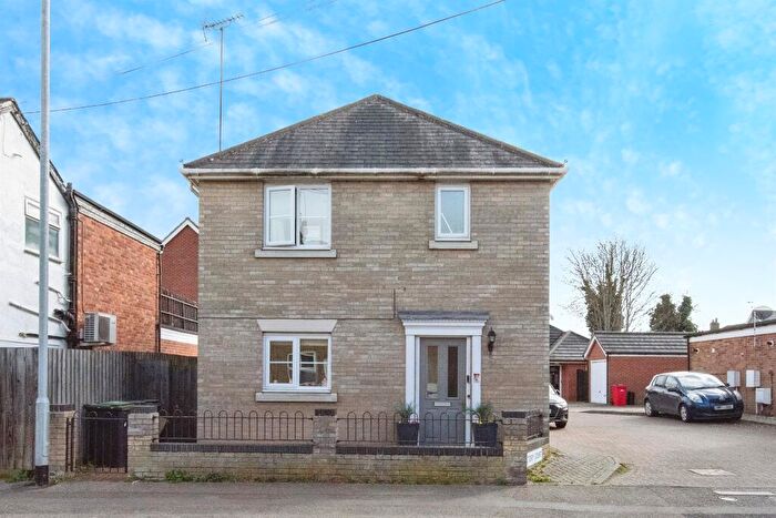 3 Bedroom Detached House For Sale In Poplar Hill, Stowmarket, IP14