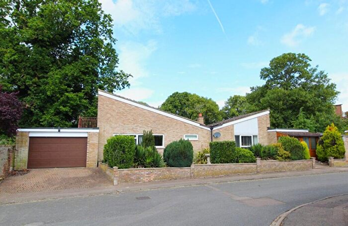 3 Bedroom Detached Bungalow For Sale In Ivel Road, Sandy, SG19