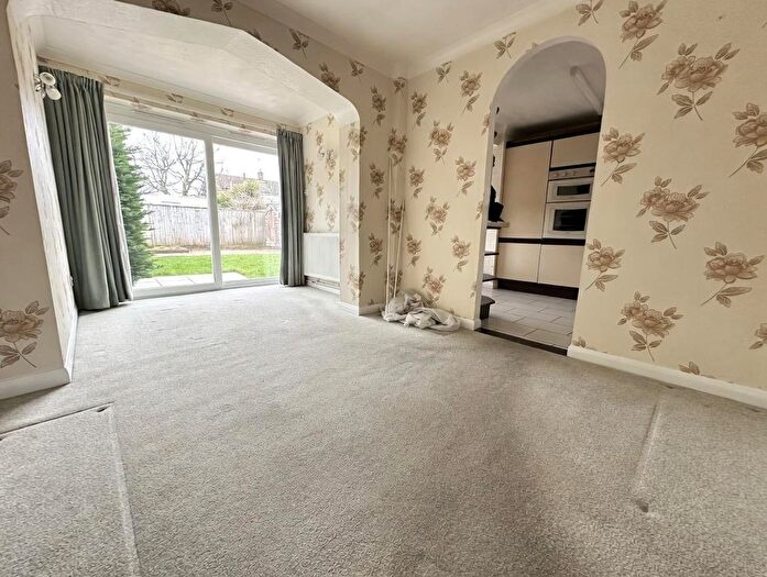 3 Bedroom Semi-detached House For Sale In Surrenden Road, Staplehurst, TN12