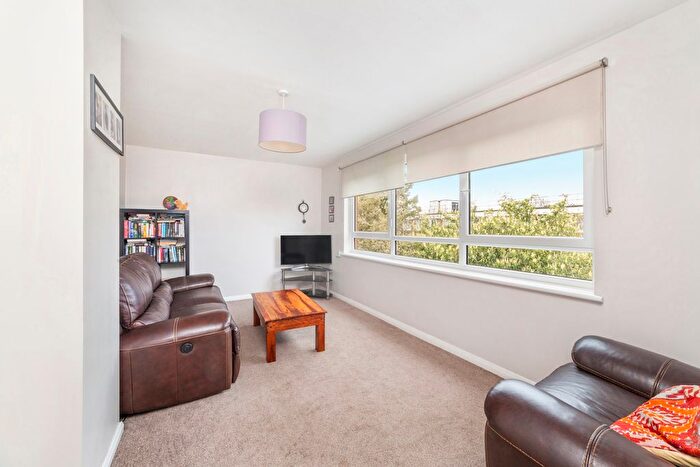 2 Bedroom Maisonette To Rent In Clarence Lane, Roehampton, SW15