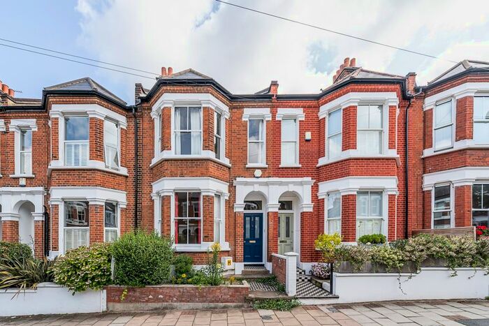 4 Bedroom Terraced House To Rent In Brayburne Avenue, London, SW4