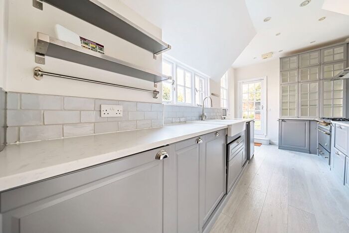5 Bedroom Terraced House To Rent In Canon Street, Winchester, SO23