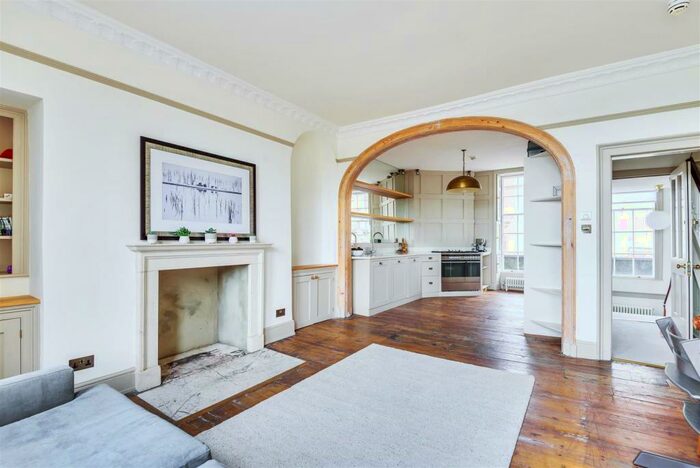 3 Bedroom Flat To Rent In Belvedere, Bath, BA1