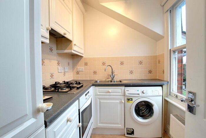 1 Bedroom Flat To Rent In Monument Hill, (), KT13