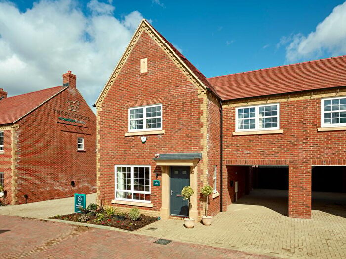 4 Bedroom Semi-Detached House For Sale In The Paddocks, Bow Brickhill, Milton Keynes, MK17