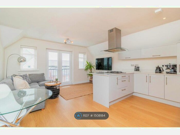 2 Bedroom Flat To Rent In Earley, Reading, RG6