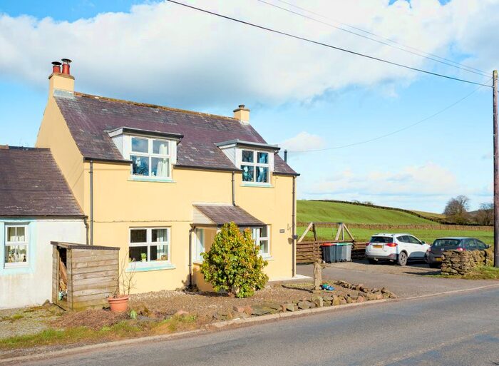 3 Bedroom Cottage For Sale In New House Court, Crocketford, Dumfries, DG2