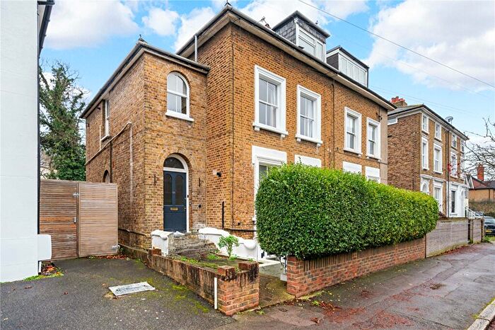 3 Bedroom Apartment To Rent In King Charles Road, Surbiton, KT5