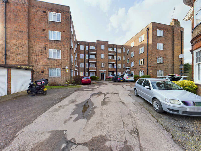3 Bedroom Flat To Rent In Thurlby Close, Harrow, HA1