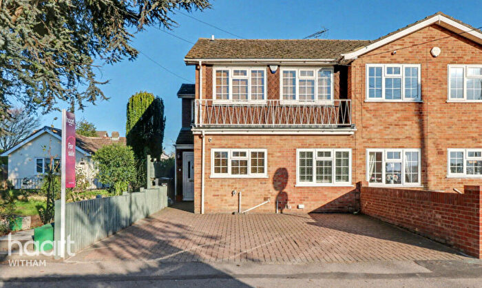 3 Bedroom Semi Detached House For Sale In Oak Road, Rivenhall, Witham, CM8