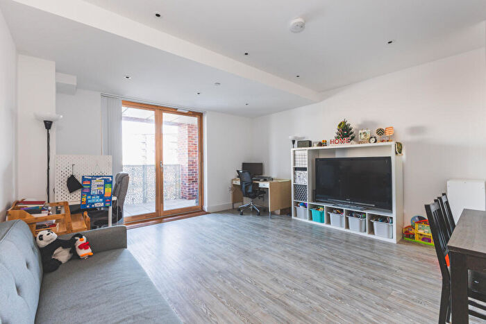 1 Bedroom Flat For Sale In Starling Court, London, SE2