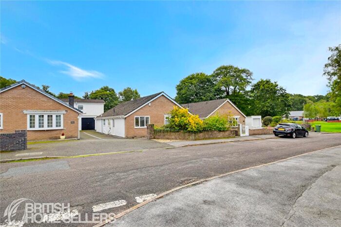 4 Bedroom Bungalow For Sale In Ashgrove, Ammanford, Carmarthenshire, SA18