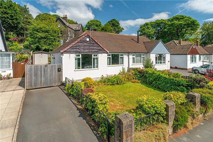 2 Bedroom Bungalow For Sale In Rufford Avenue, Yeadon, Leeds, West Yorkshire, LS19