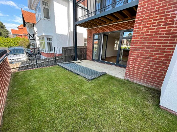 2 Bedroom Flat To Rent In Penn Hill Avenue, Poole, BH14