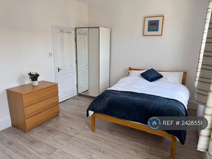 4 Bedroom Terraced House To Rent In Buckingham Road, Ilford, IG1