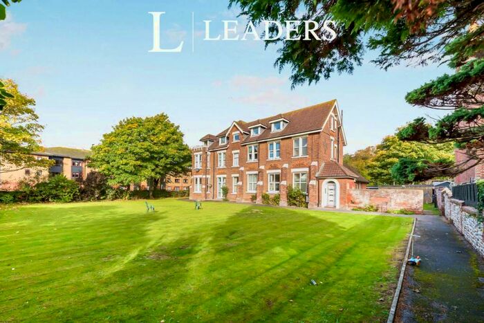 1 Bedroom Flat To Rent In Wellesley Court, Fitzalan Road, BN17