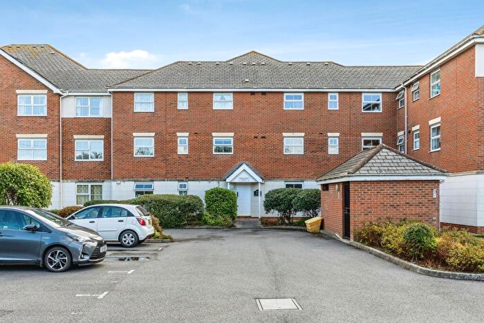 2 Bedroom Flat For Sale In Bransby Way, Weston-super-Mare, Somerset, BS24
