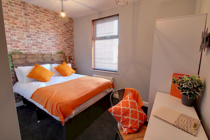 9 Bedroom Town House To Rent In Paget Road, Leicester, LE3