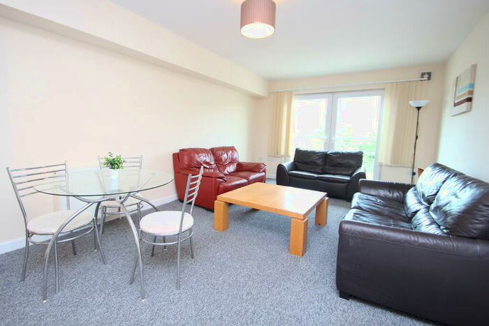 2 Bedroom Flat To Rent In Cumbernauld Road, Glasgow, G33