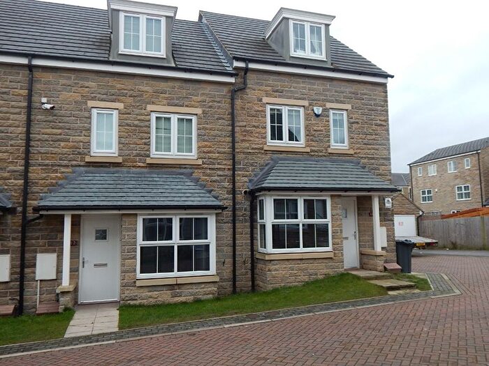 4 Bedroom Terraced House To Rent In Highfield Chase, Dewsbury, WF13