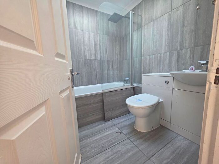 3 Bedroom Maisonette For Sale In St. Johns Way, Corringham, Stanford-Le-Hope, Essex, SS17
