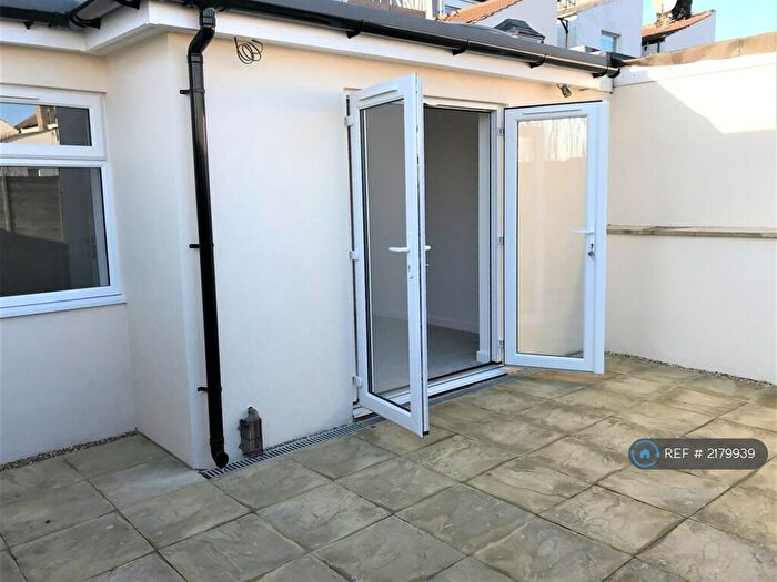 2 Bedroom Flat To Rent In Boundary Road, Hove, BN3