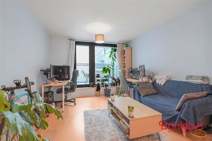 1 Bedroom Flat To Rent In Red Lion Square, Wandsworth High Street, London, SW18