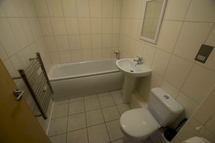 2 Bedroom Ground Flat To Rent In Meadow Lane, Chaddesden, Derby, Derbyshire, DE21